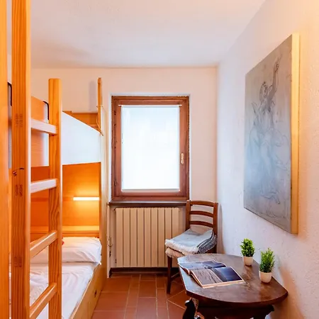 Apartment Flat With Garden In - Happy *