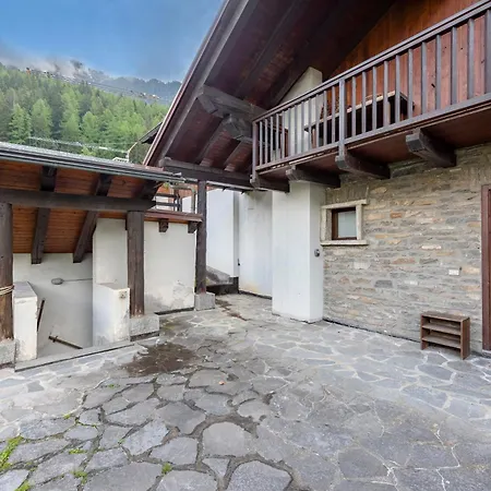 Apartment Flat With Garden In - Happy *