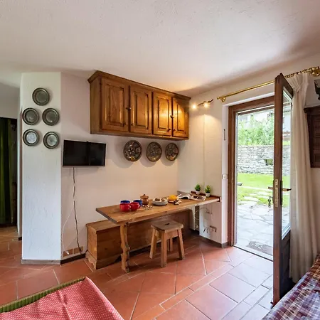 Apartment Flat With Garden In - Happy Courmayeur