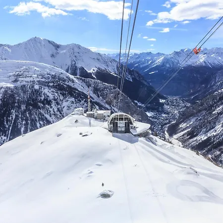 Flat With Garden In - Happy Apartment Courmayeur