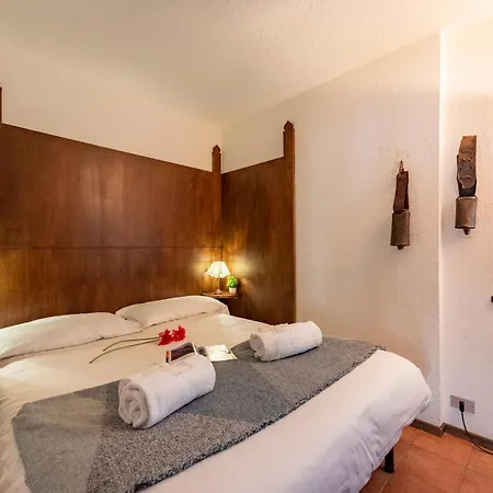 Apartment Flat With Garden In - Happy